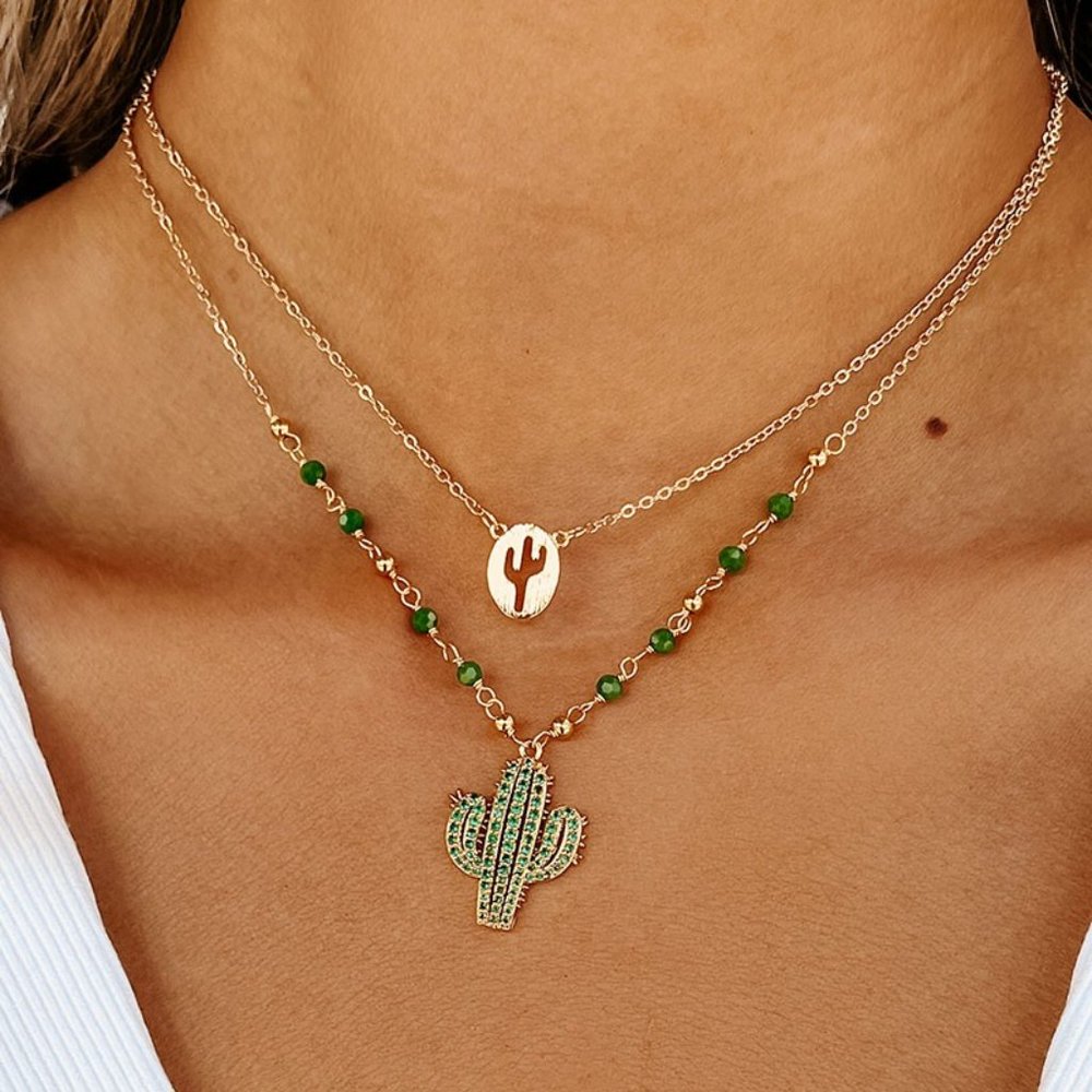 ALWAYS ON POINT LAYERED NECKLACE (GOLD)